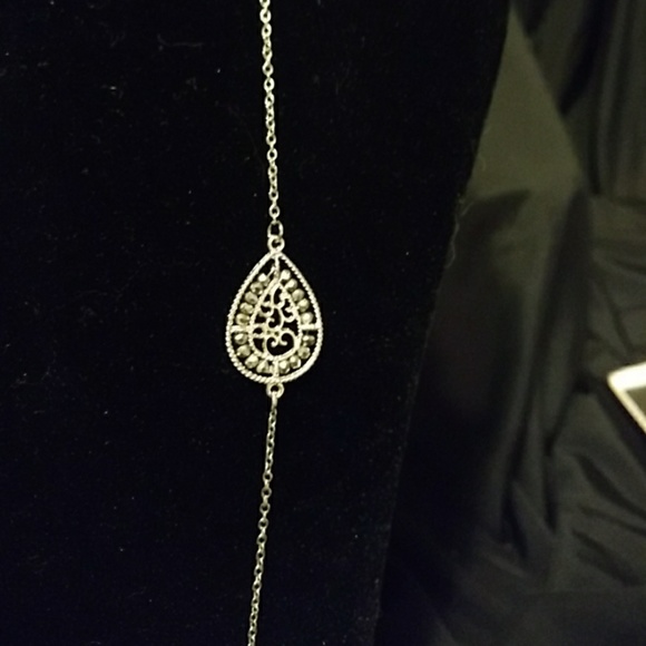 19" silver necklace w/black stones - Picture 2 of 3